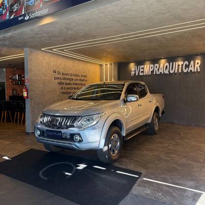 MITSUBISHI L200 TRITON 2.4 16V TURBO DIESEL SPORT HPE CD 4P 4X4 AUTOMÁTICO MITSUBISHI L200 TRITON 2.4 16V TURBO DIESEL SPORT HPE CD 4P 4X4 AUTOMÁTICO